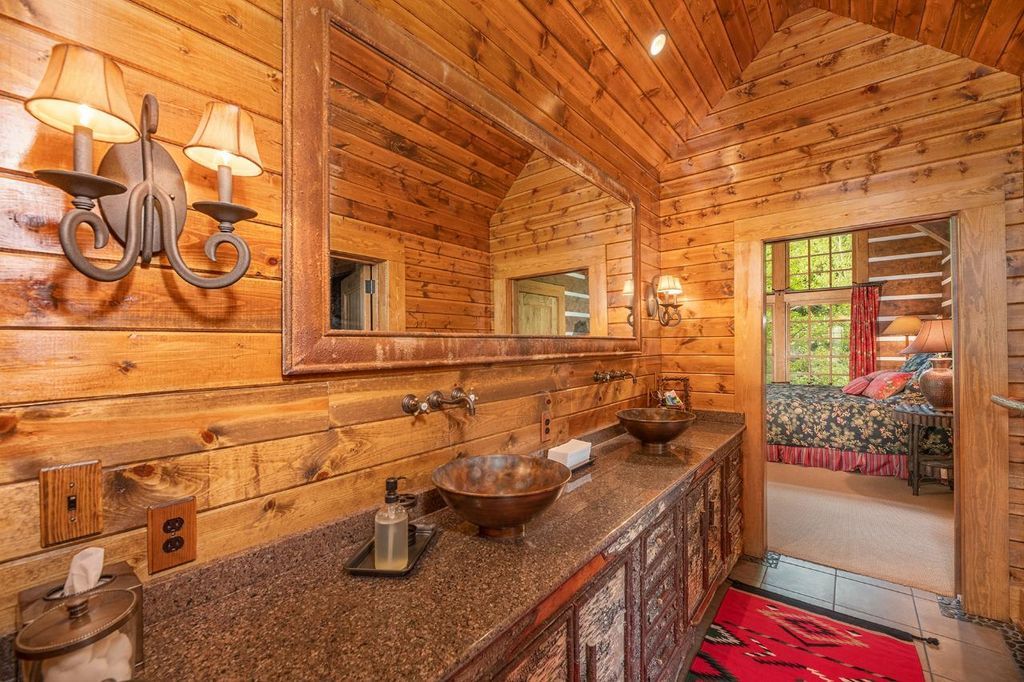 The Magnificent Cisco Chain Estate in East Bay Lake Michigan Offered at 2.55 Million 23