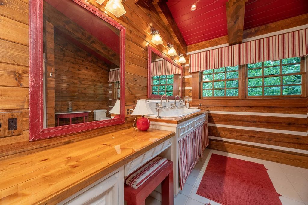 The Magnificent Cisco Chain Estate in East Bay Lake Michigan Offered at 2.55 Million 24