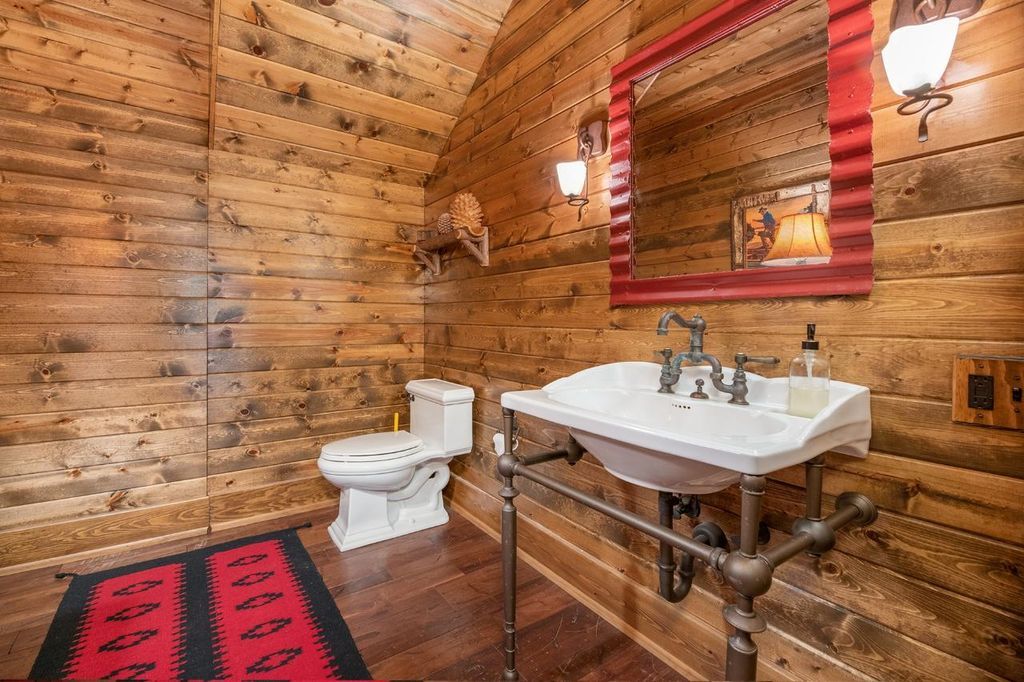 The Magnificent Cisco Chain Estate in East Bay Lake Michigan Offered at 2.55 Million 26