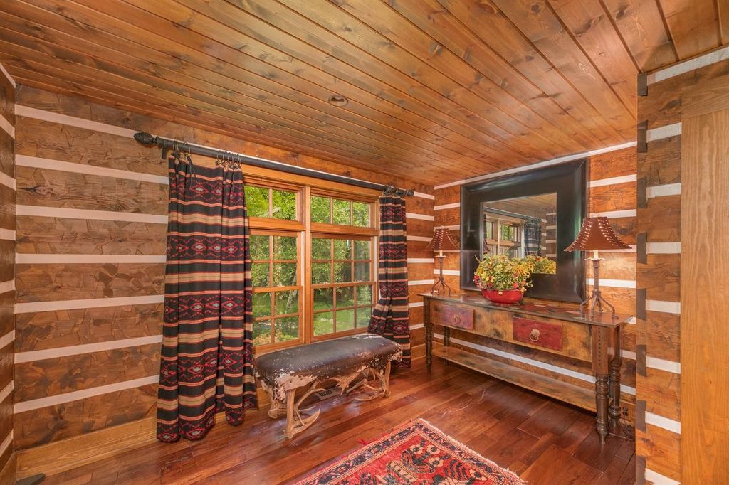 The Magnificent Cisco Chain Estate in East Bay Lake Michigan Offered at 2.55 Million 32