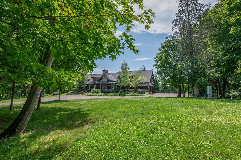 The Magnificent Cisco Chain Estate in East Bay Lake Michigan Offered at 2.55 Million 52