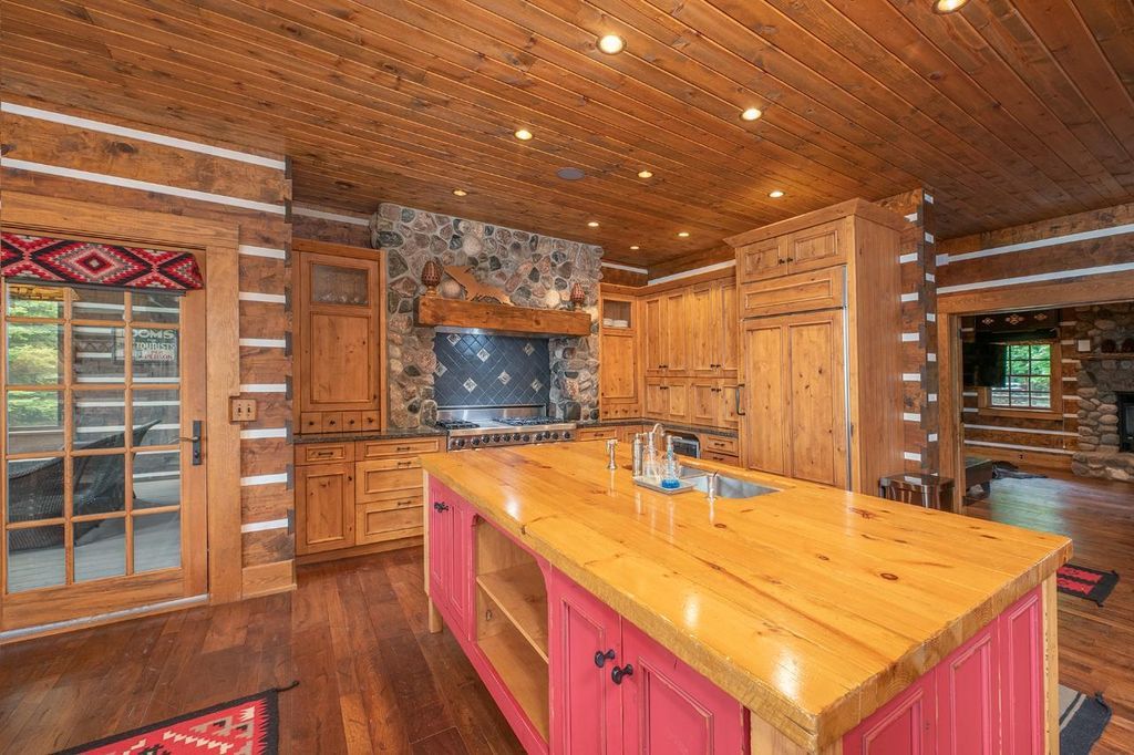 The Magnificent Cisco Chain Estate in East Bay Lake Michigan Offered at 2.55 Million 6