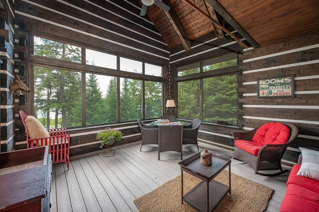The Magnificent Cisco Chain Estate in East Bay Lake Michigan Offered at 2.55 Million 9