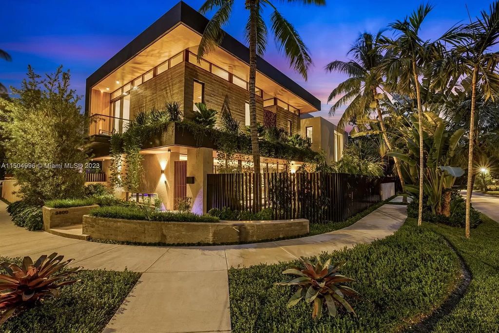 Discover the epitome of tropical luxury living at the Sir Crawford residence in Miami, perfectly situated near top schools and Grove amenities.
