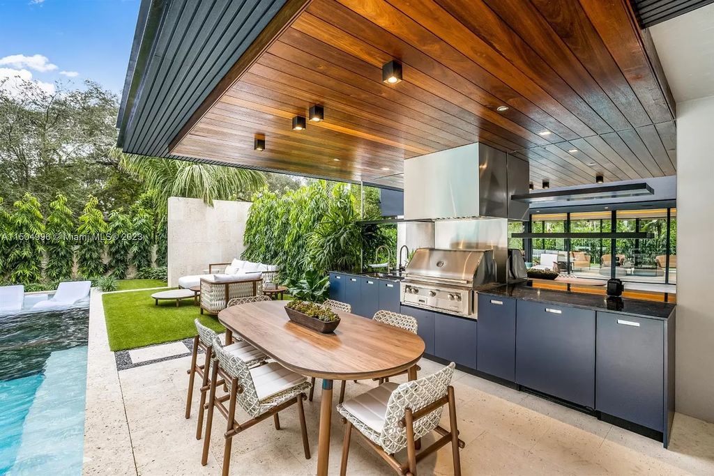 Discover the epitome of tropical luxury living at the Sir Crawford residence in Miami, perfectly situated near top schools and Grove amenities.