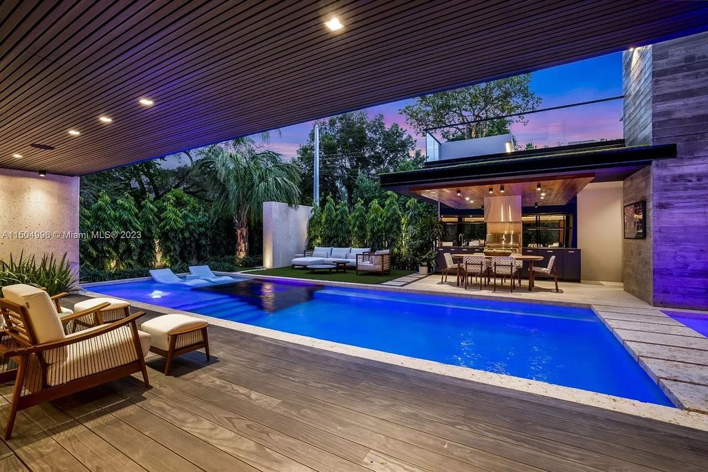 Discover the epitome of tropical luxury living at the Sir Crawford residence in Miami, perfectly situated near top schools and Grove amenities.