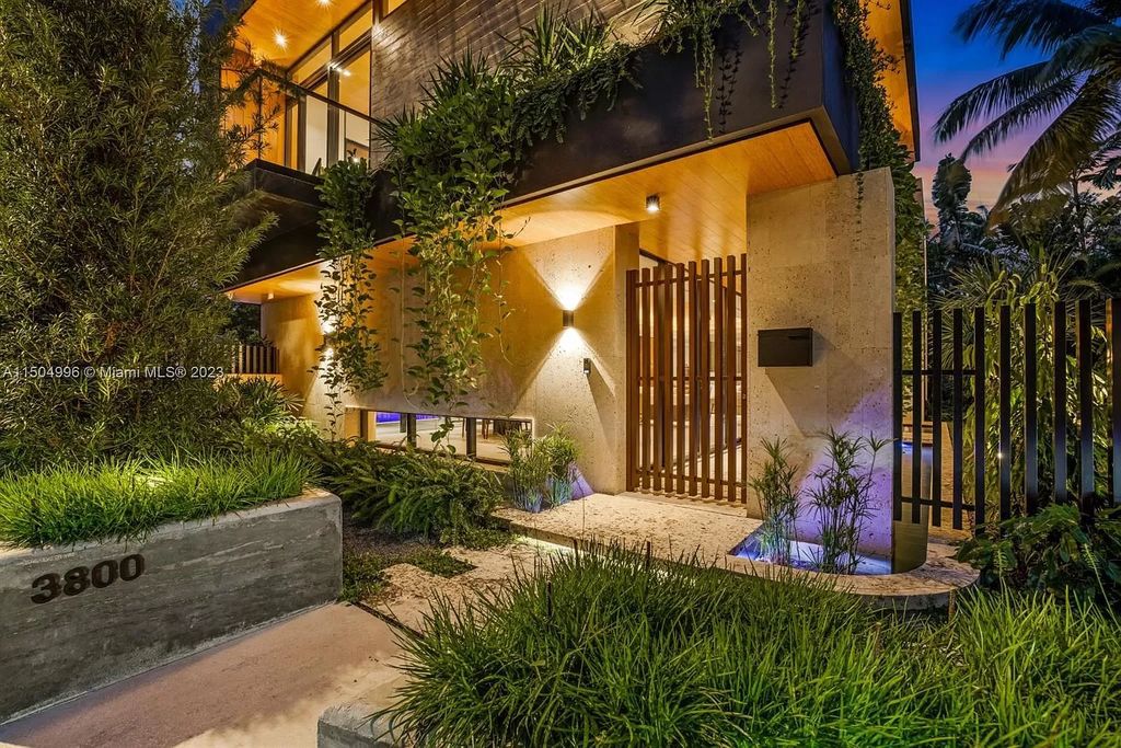 Discover the epitome of tropical luxury living at the Sir Crawford residence in Miami, perfectly situated near top schools and Grove amenities.