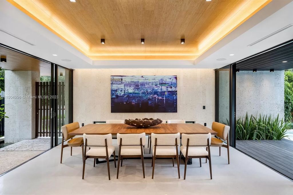 Discover the epitome of tropical luxury living at the Sir Crawford residence in Miami, perfectly situated near top schools and Grove amenities.