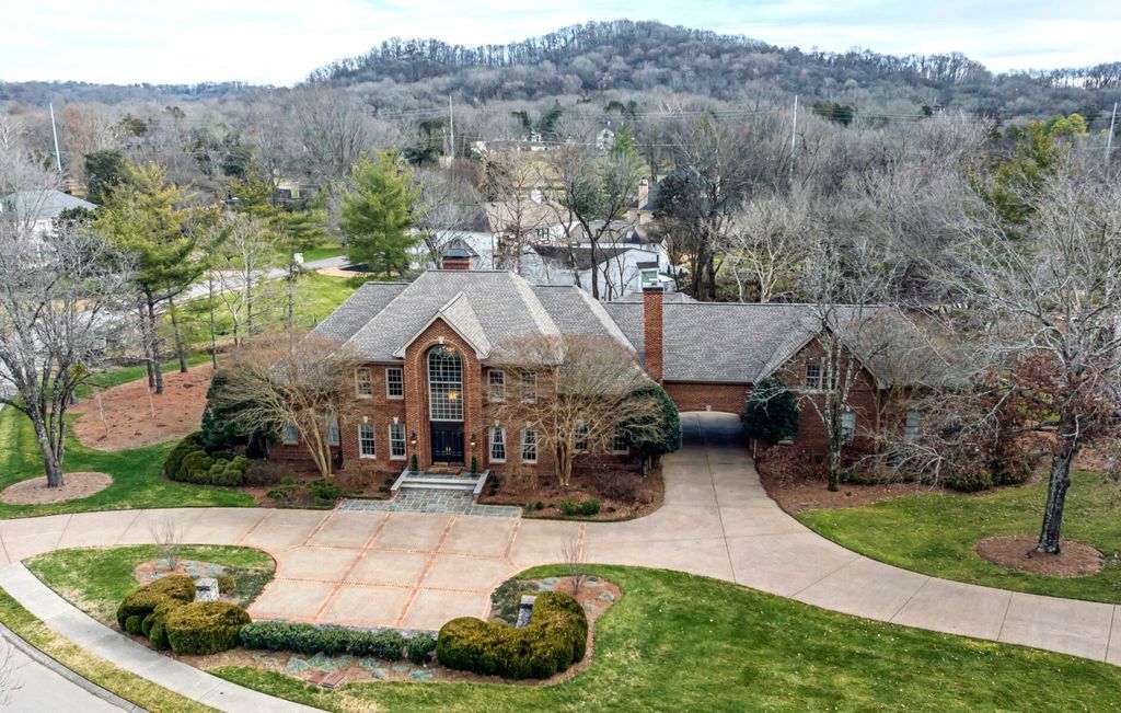 Visionary Architectural Marvel in Tennessee A Home Hits the Market at 2.6 Million 1