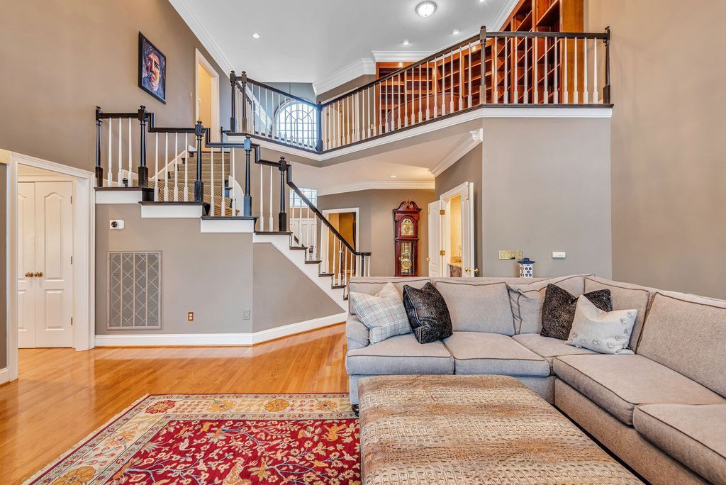 Visionary Architectural Marvel in Tennessee A Home Hits the Market at 2.6 Million 19