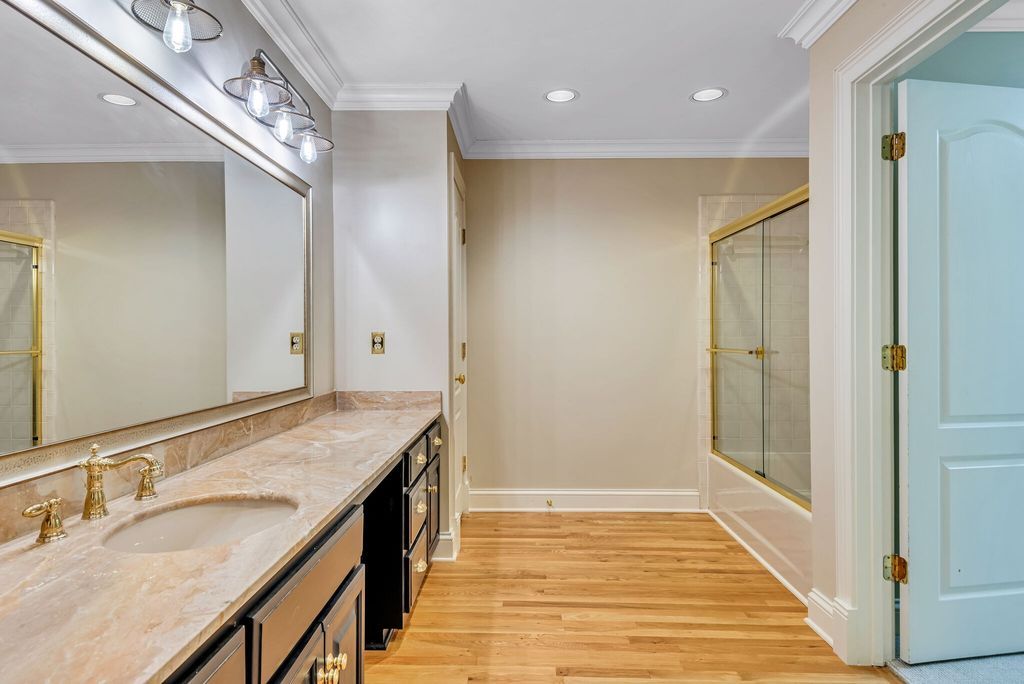 Visionary Architectural Marvel in Tennessee A Home Hits the Market at 2.6 Million 31