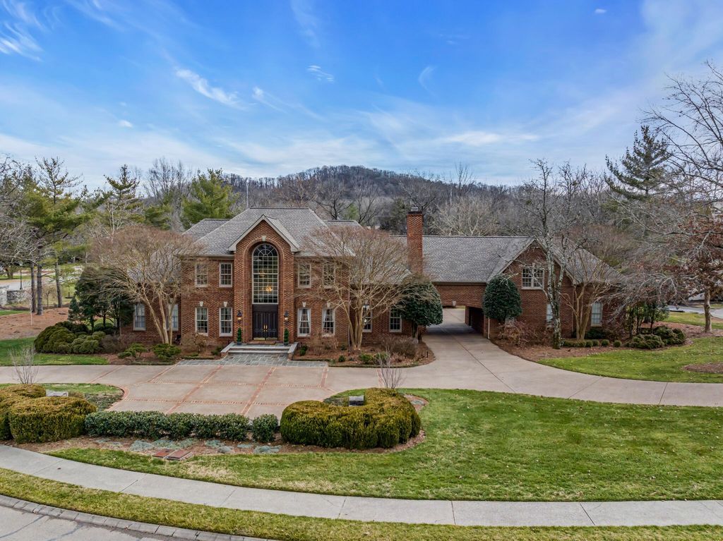 Visionary Architectural Marvel in Tennessee A Home Hits the Market at 2.6 Million 5