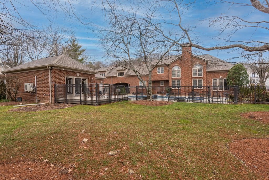 Visionary Architectural Marvel in Tennessee A Home Hits the Market at 2.6 Million 51