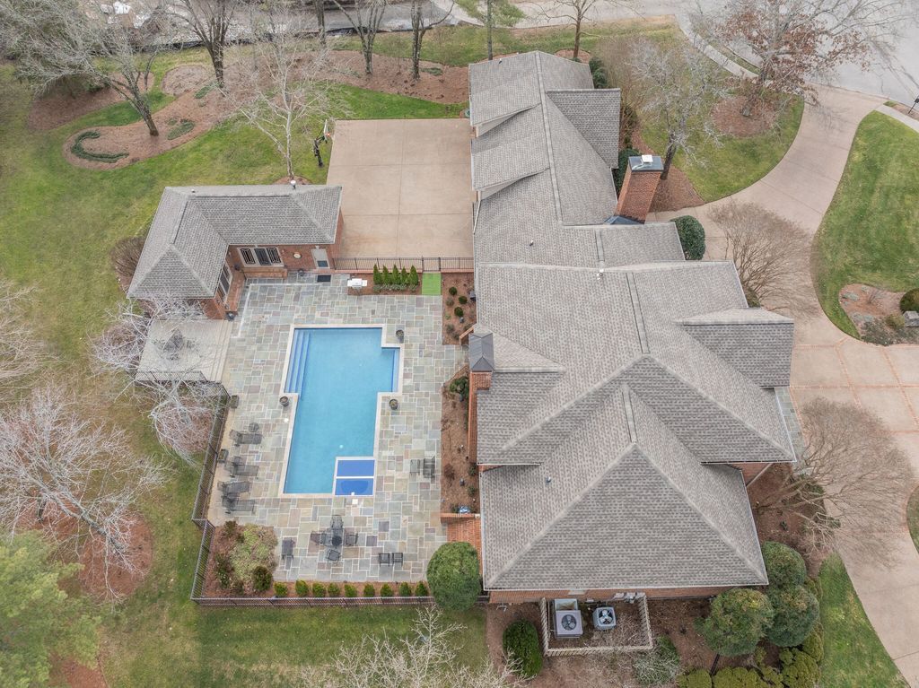 Visionary Architectural Marvel in Tennessee A Home Hits the Market at 2.6 Million 54