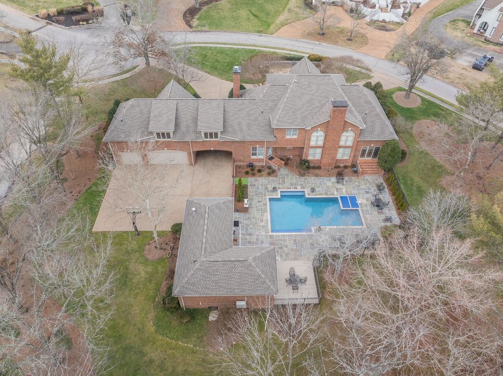Visionary Architectural Marvel in Tennessee A Home Hits the Market at 2.6 Million 55