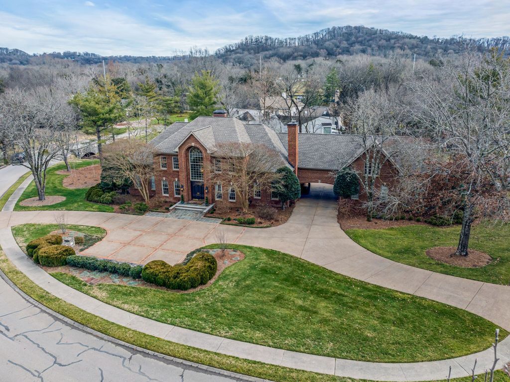 Visionary Architectural Marvel in Tennessee A Home Hits the Market at 2.6 Million 6