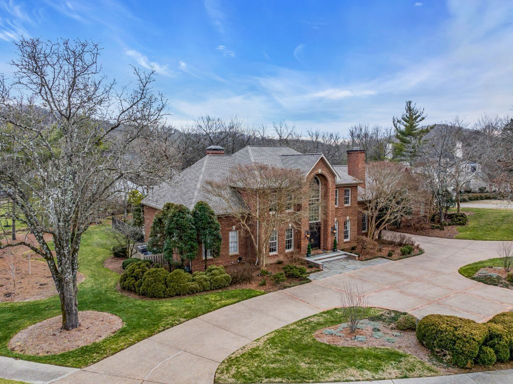 Visionary Architectural Marvel in Tennessee A Home Hits the Market at 2.6 Million 8