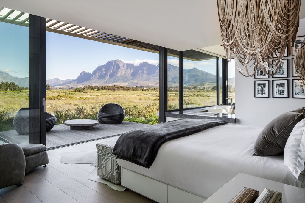 Winelands Villa, Contemporary Oasis in South Africa by ARRCC