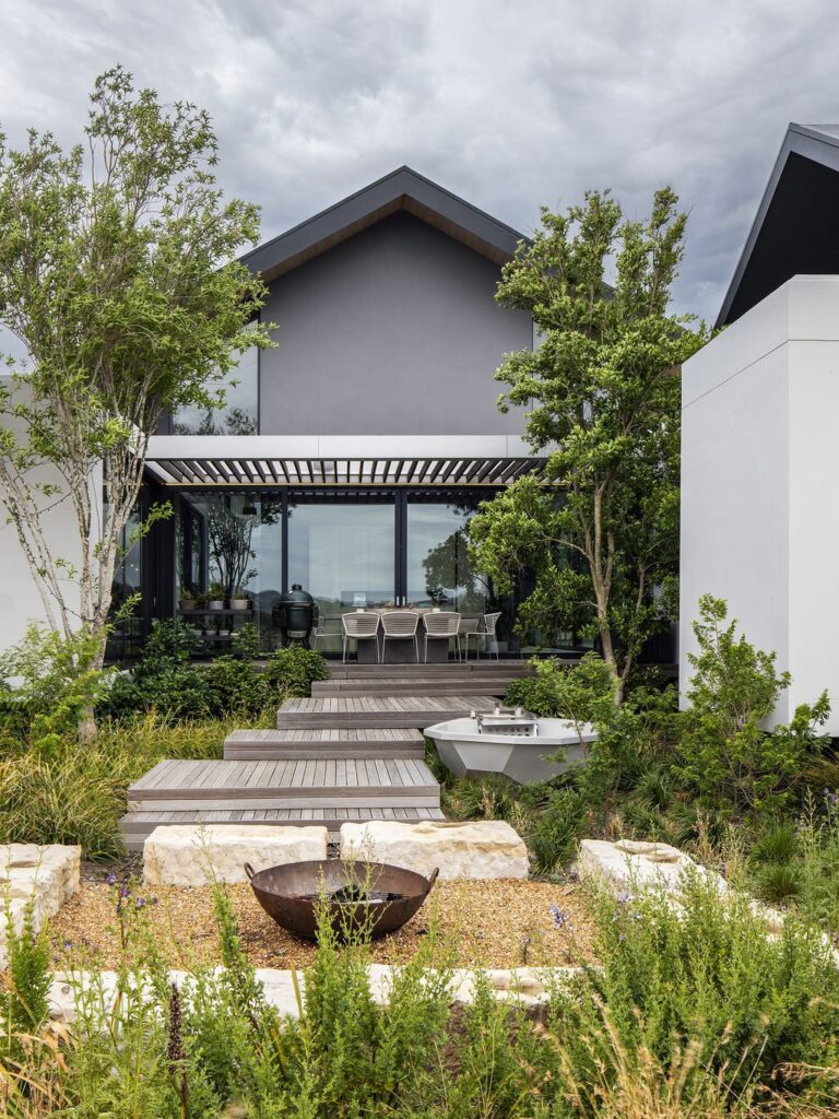 Winelands Villa Contemporary Oasis in South Africa by ARRCC 5