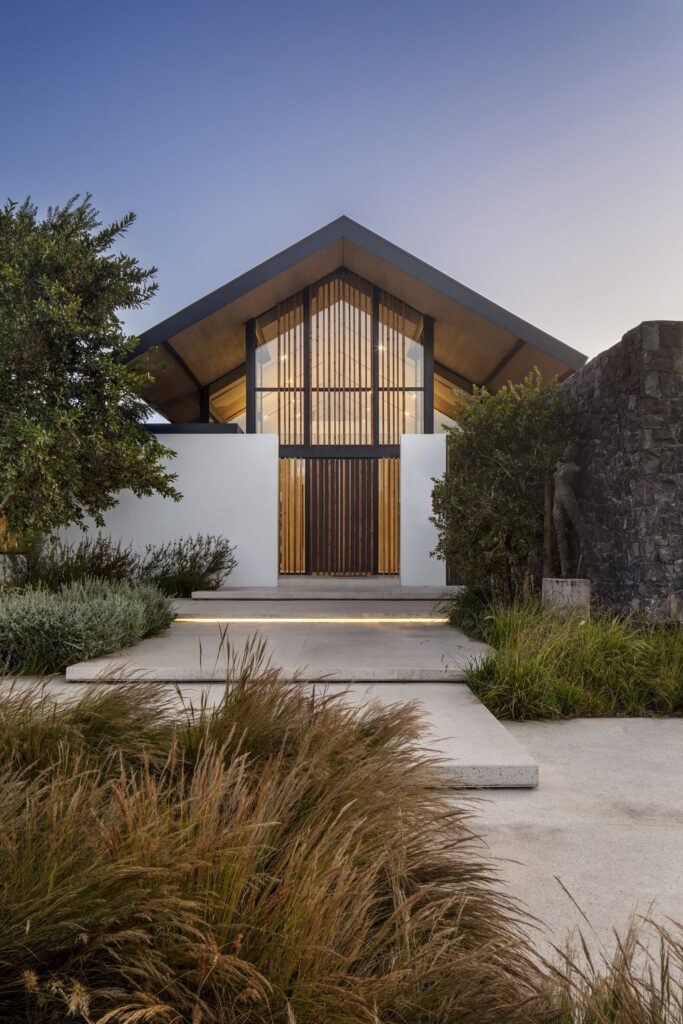 Winelands Villa Contemporary Oasis in South Africa by ARRCC 7