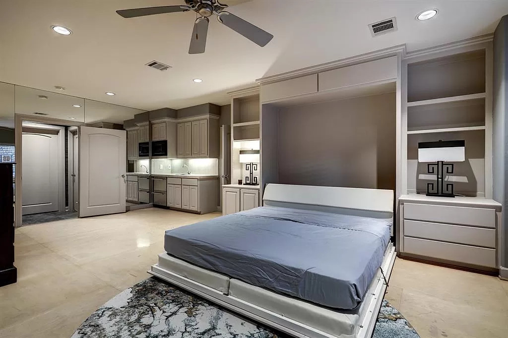10 Hudson Cir Houston TX 77024 16