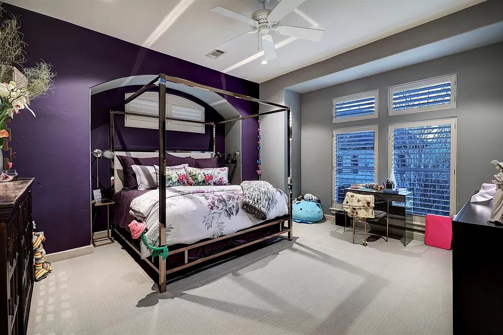 10 Hudson Cir Houston TX 77024 18