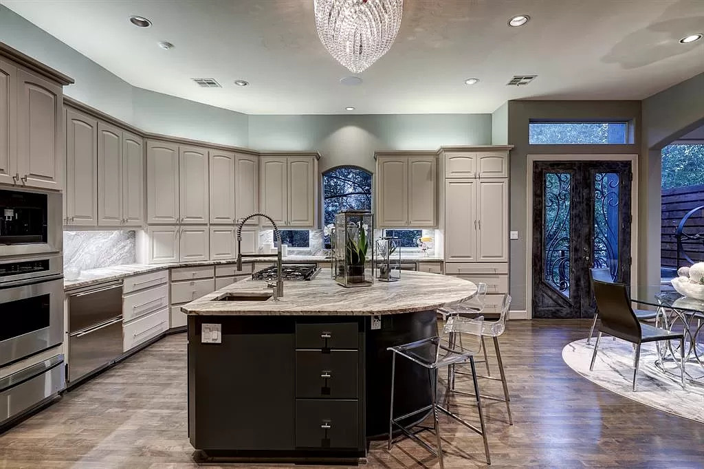 10 Hudson Cir Houston TX 77024 19