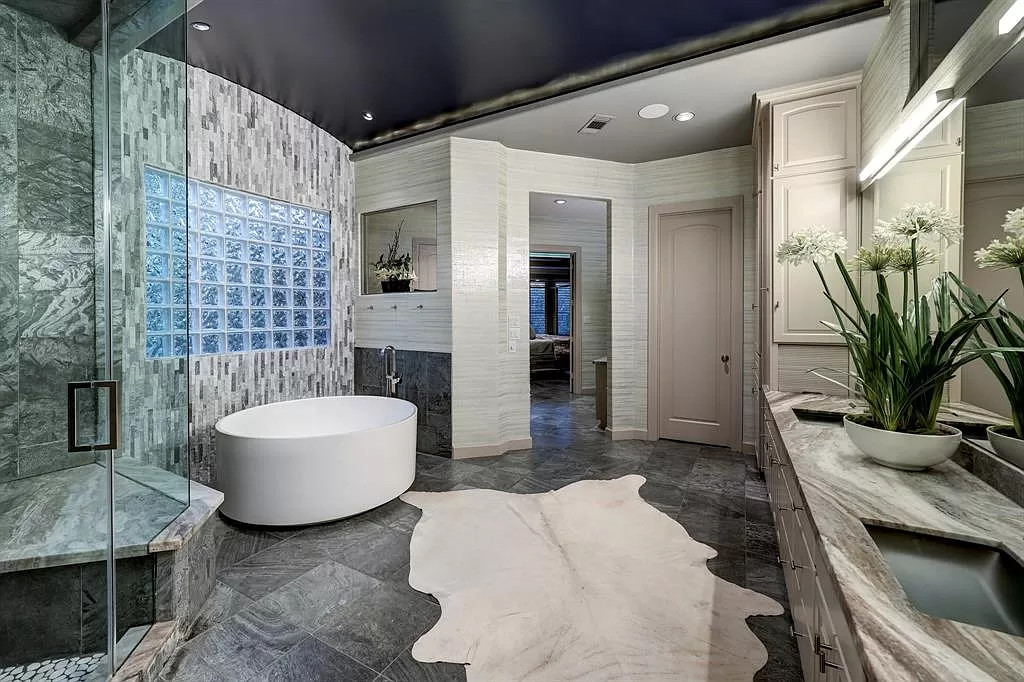10 Hudson Cir Houston TX 77024 22
