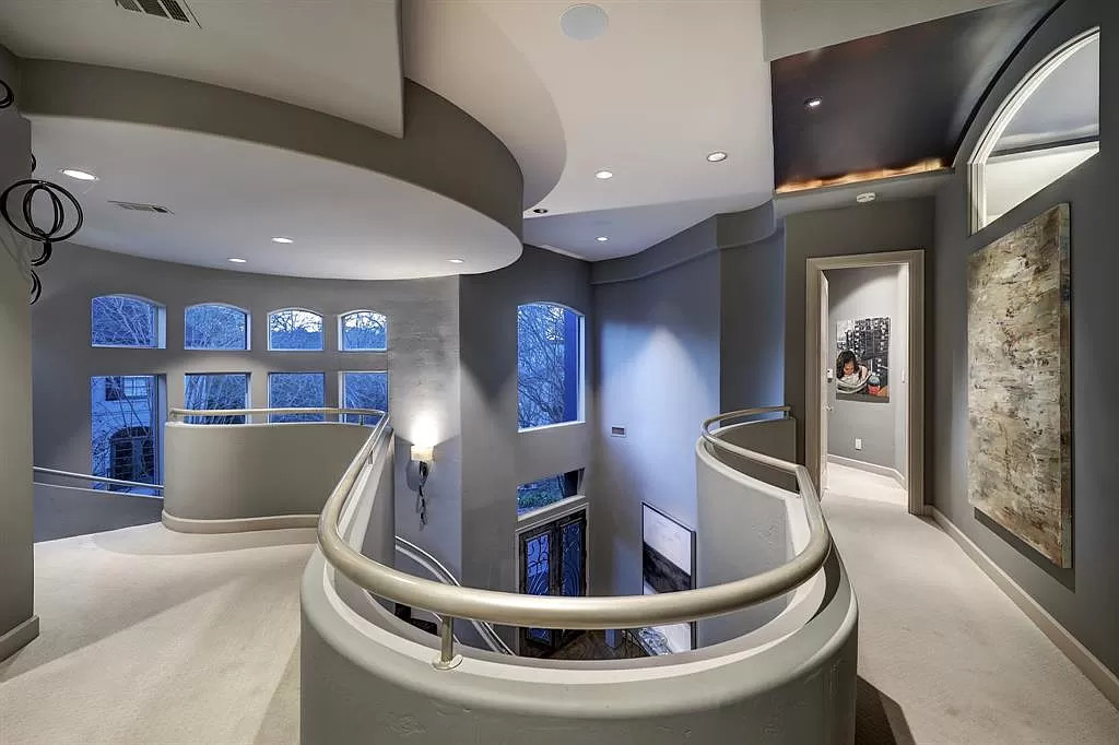 10 Hudson Cir Houston TX 77024 27