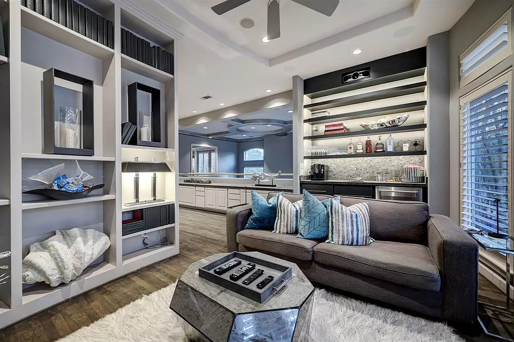 10 Hudson Cir Houston TX 77024 31