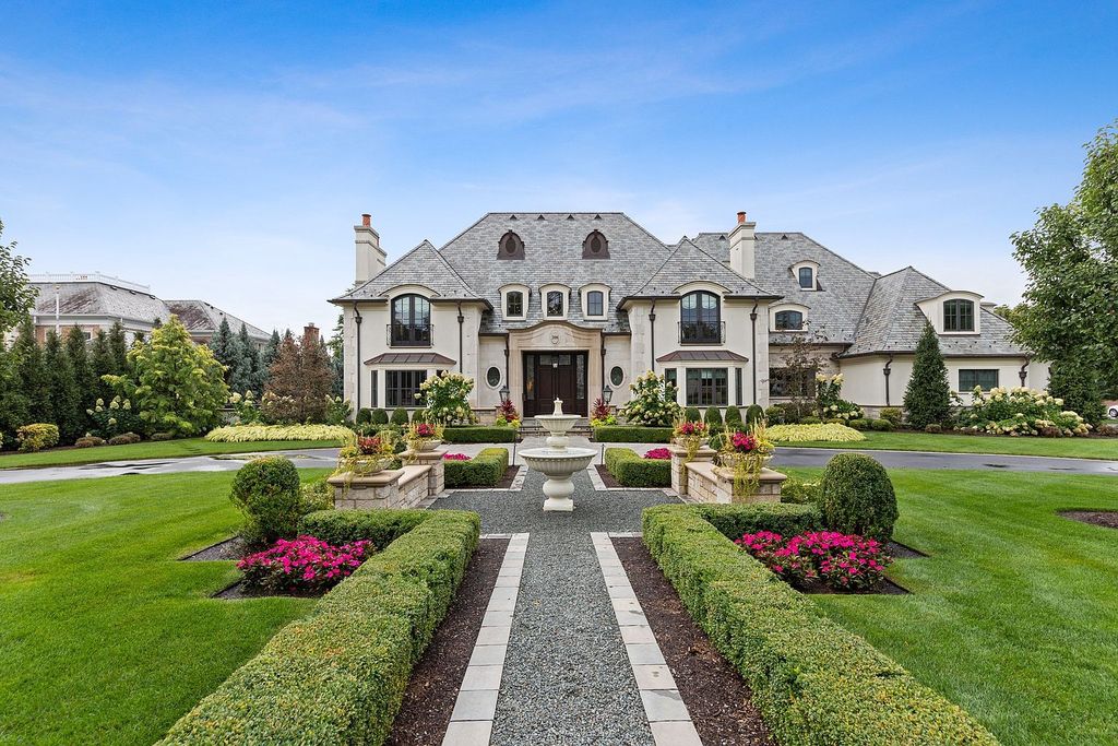 208 East 8th Street Home in Hinsdale, Illinois. Step into luxury living at this bespoke Southeast Hinsdale estate, boasting unparalleled refinement and world-class amenities. From the awe-inspiring exterior to the meticulously designed interiors, this property offers sophisticated elegance at every turn.