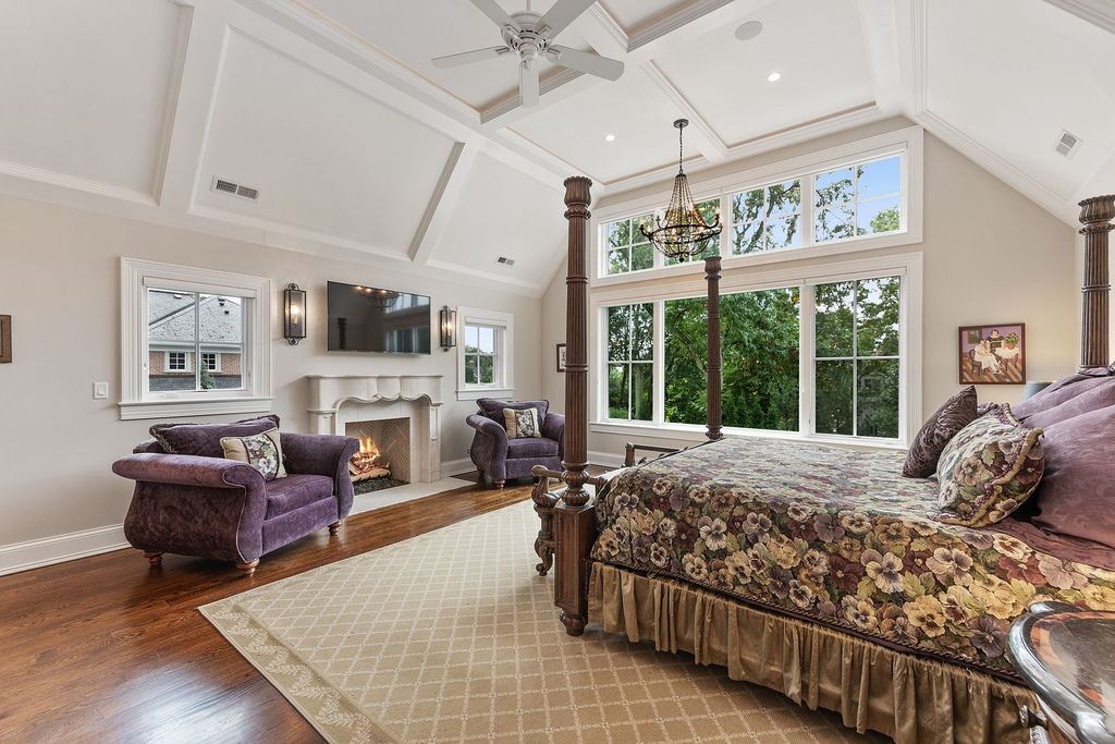 208 East 8th Street Home in Hinsdale, Illinois. Step into luxury living at this bespoke Southeast Hinsdale estate, boasting unparalleled refinement and world-class amenities. From the awe-inspiring exterior to the meticulously designed interiors, this property offers sophisticated elegance at every turn.