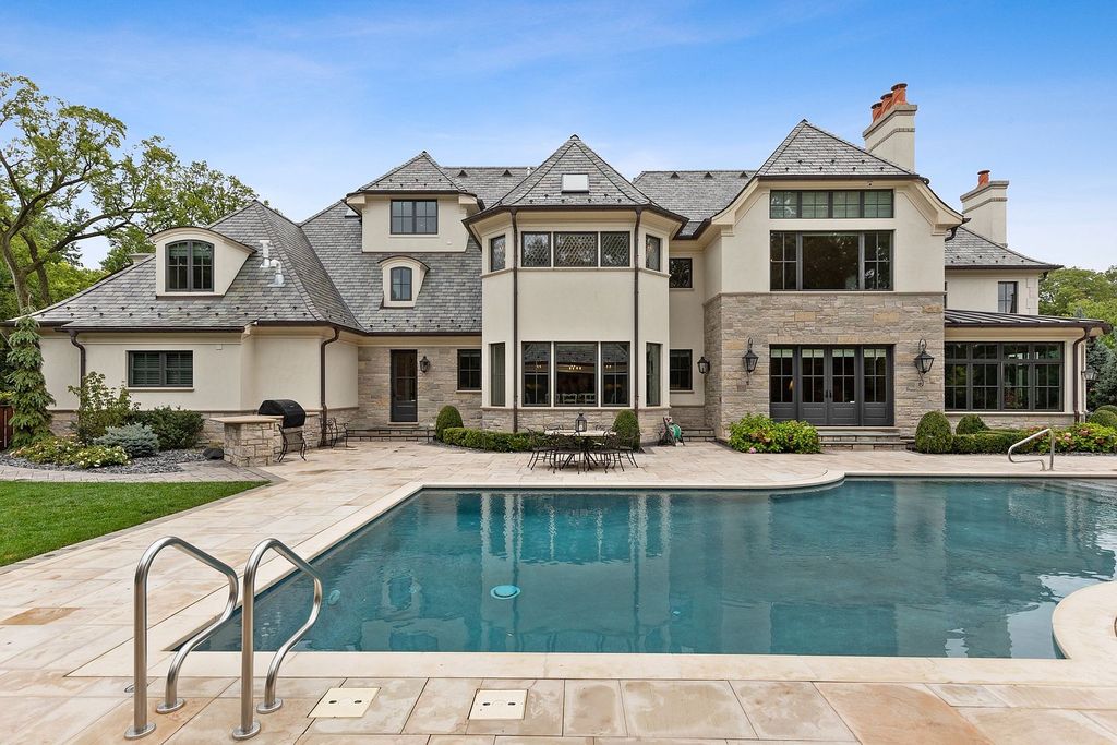 208 East 8th Street Home in Hinsdale, Illinois. Step into luxury living at this bespoke Southeast Hinsdale estate, boasting unparalleled refinement and world-class amenities. From the awe-inspiring exterior to the meticulously designed interiors, this property offers sophisticated elegance at every turn.