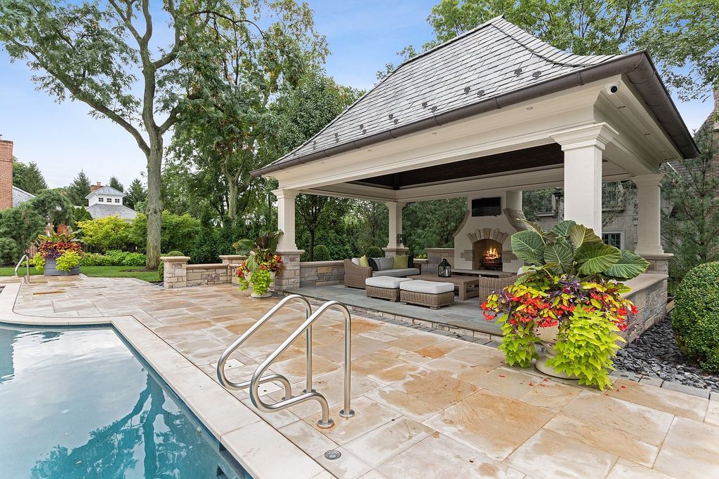 208 East 8th Street Home in Hinsdale, Illinois. Step into luxury living at this bespoke Southeast Hinsdale estate, boasting unparalleled refinement and world-class amenities. From the awe-inspiring exterior to the meticulously designed interiors, this property offers sophisticated elegance at every turn.