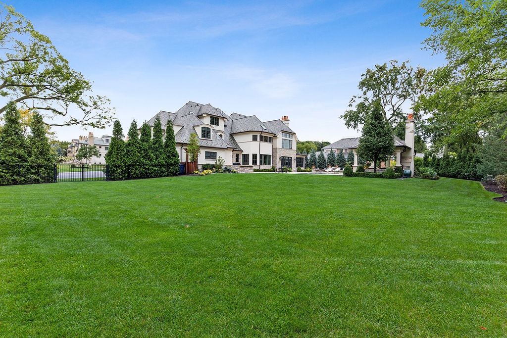 208 East 8th Street Home in Hinsdale, Illinois. Step into luxury living at this bespoke Southeast Hinsdale estate, boasting unparalleled refinement and world-class amenities. From the awe-inspiring exterior to the meticulously designed interiors, this property offers sophisticated elegance at every turn.