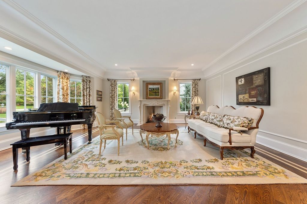 208 East 8th Street Home in Hinsdale, Illinois. Step into luxury living at this bespoke Southeast Hinsdale estate, boasting unparalleled refinement and world-class amenities. From the awe-inspiring exterior to the meticulously designed interiors, this property offers sophisticated elegance at every turn.
