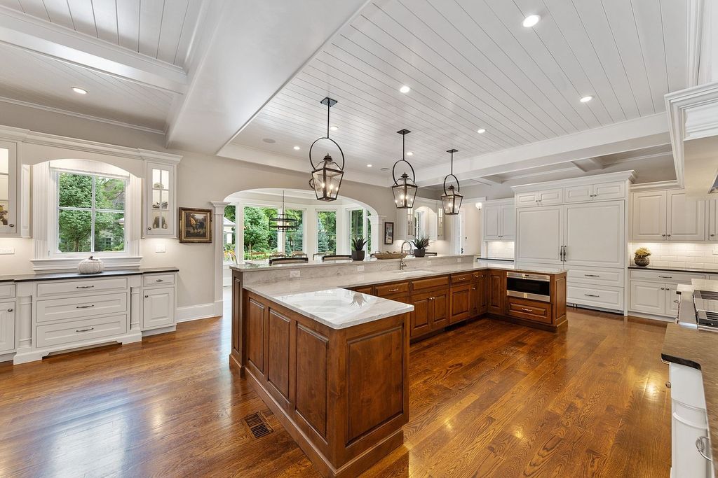 208 East 8th Street Home in Hinsdale, Illinois. Step into luxury living at this bespoke Southeast Hinsdale estate, boasting unparalleled refinement and world-class amenities. From the awe-inspiring exterior to the meticulously designed interiors, this property offers sophisticated elegance at every turn.