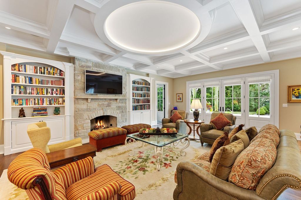 208 East 8th Street Home in Hinsdale, Illinois. Step into luxury living at this bespoke Southeast Hinsdale estate, boasting unparalleled refinement and world-class amenities. From the awe-inspiring exterior to the meticulously designed interiors, this property offers sophisticated elegance at every turn.