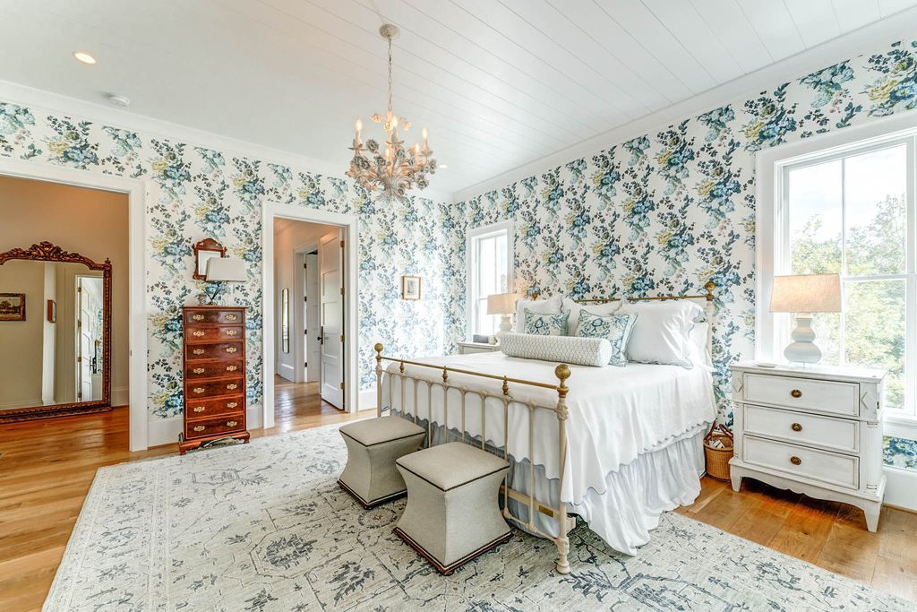 2860 Arbor Hill Road Home in Canton, Georgia. Situated on 40 acres of picturesque Southeast Canton countryside, Dara Hill Farm is a breathtaking 2019-built farmhouse estate that offers an unparalleled living experience. 