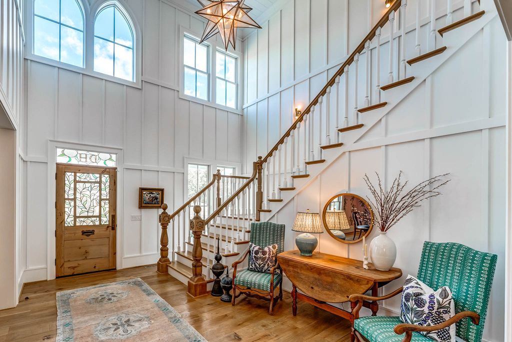 2860 Arbor Hill Road Home in Canton, Georgia. Situated on 40 acres of picturesque Southeast Canton countryside, Dara Hill Farm is a breathtaking 2019-built farmhouse estate that offers an unparalleled living experience. 