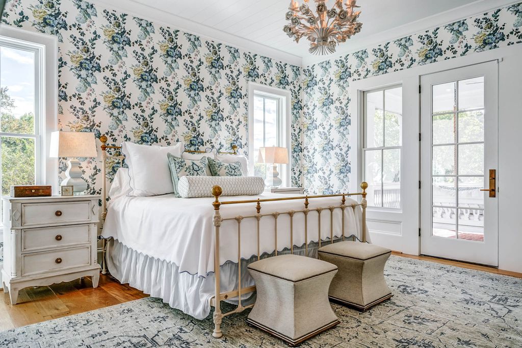 2860 Arbor Hill Road Home in Canton, Georgia. Situated on 40 acres of picturesque Southeast Canton countryside, Dara Hill Farm is a breathtaking 2019-built farmhouse estate that offers an unparalleled living experience. 