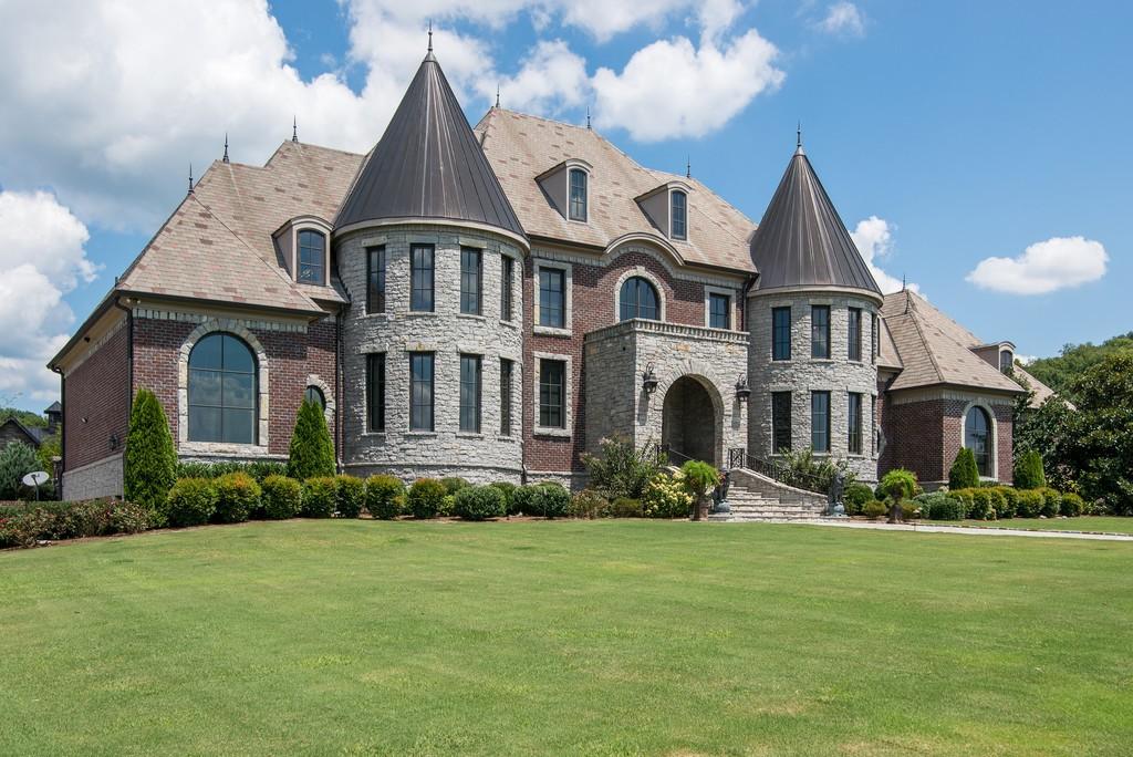 This stunning 20-acre gated estate is in the coveted and bucolic community of Leiper’s Fork in Williamson County. The grand entry features soaring 23-foot ceilings, marble floors and double sweeping staircases. It’s high drama teamed with luxurious beauty. The home has four bedrooms, six full and three half-baths. 3320 Southall Rd, Franklin, TN.