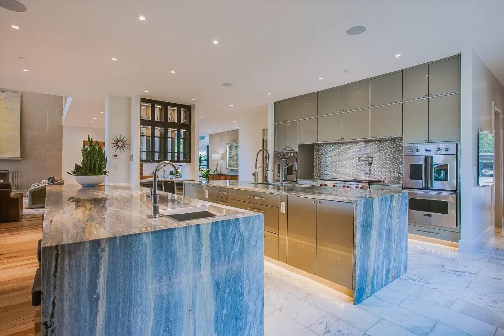 4231 W Lawther Dr Dallas TX 75214 5