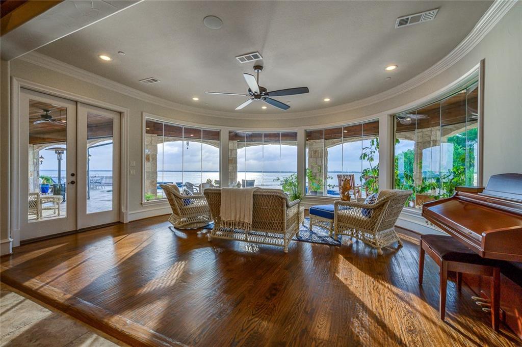 916 Cedar Shores Drive Home in Heath, Texas. Explore the epitome of luxury at Sunset Shores, a stunning estate situated on a picturesque 1.5-acre waterfront lot on Lake Ray Hubbard.