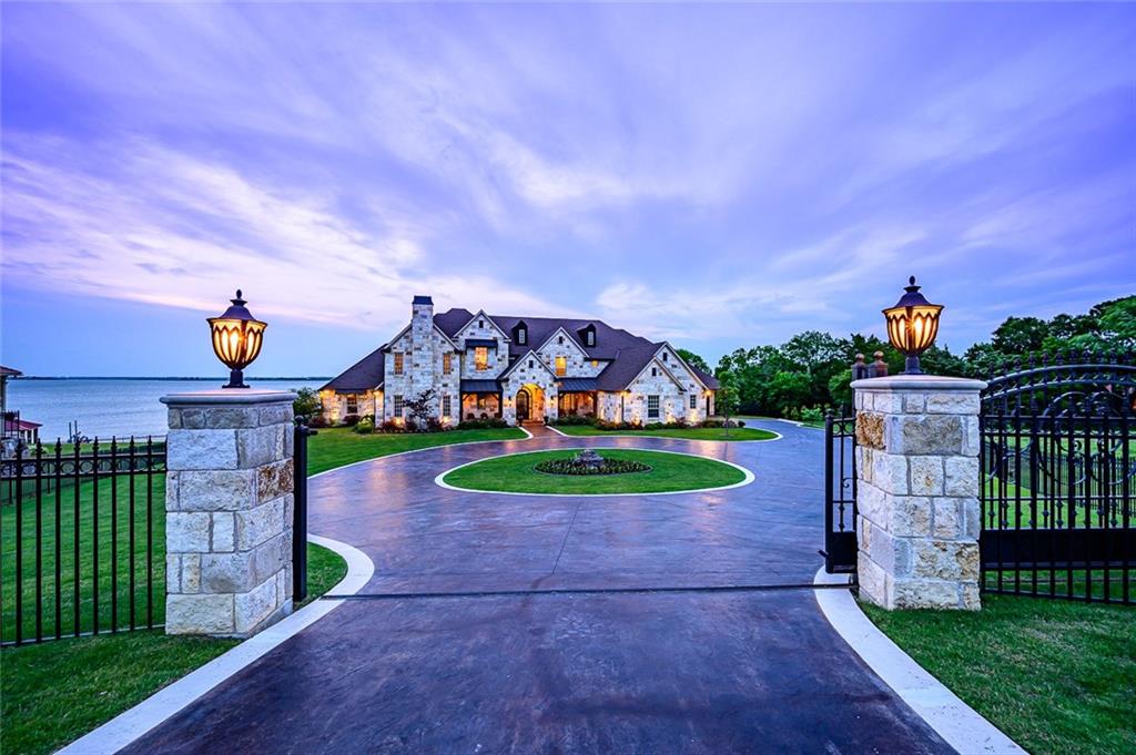 916 Cedar Shores Drive Home in Heath, Texas. Explore the epitome of luxury at Sunset Shores, a stunning estate situated on a picturesque 1.5-acre waterfront lot on Lake Ray Hubbard.