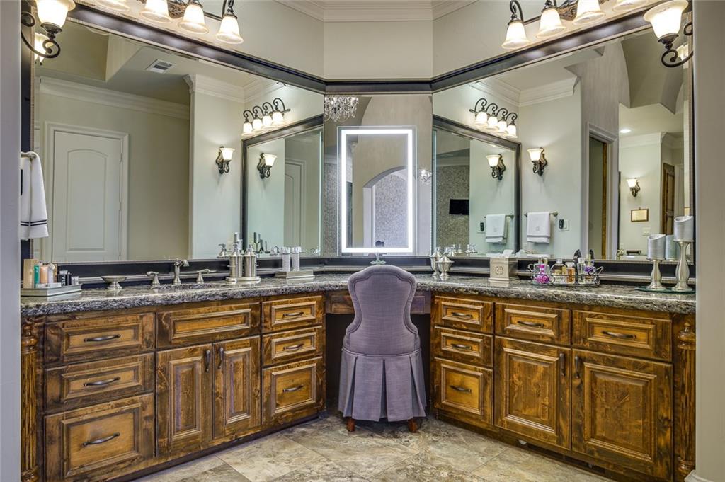 916 Cedar Shores Drive Home in Heath, Texas. Explore the epitome of luxury at Sunset Shores, a stunning estate situated on a picturesque 1.5-acre waterfront lot on Lake Ray Hubbard.