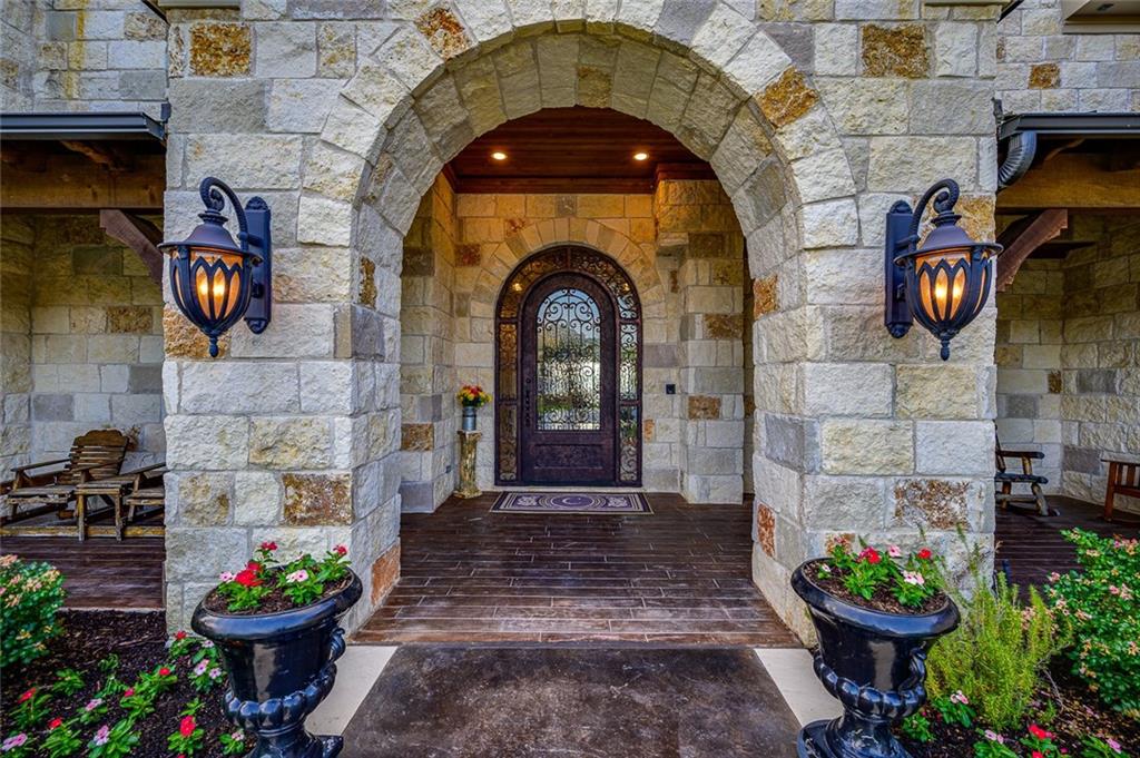 916 Cedar Shores Drive Home in Heath, Texas. Explore the epitome of luxury at Sunset Shores, a stunning estate situated on a picturesque 1.5-acre waterfront lot on Lake Ray Hubbard.