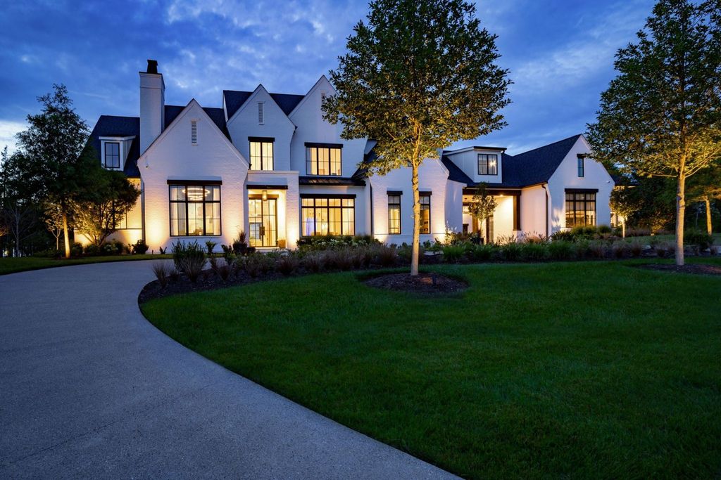 9252 Lehigh Drive Home in Brentwood, Tennessee. Step into luxury living at its finest with this stunning transitional home nestled on a private 3.5-acre lot in Brentwood. Enjoy breathtaking views of the surrounding hillsides from every angle, complemented by Marie-Joe Bouffard’s captivating interior design. 