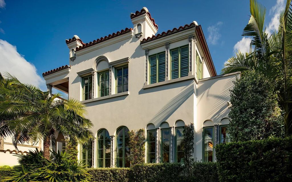 Discover luxury living at 323 Chilean Avenue, an impeccably re-imagined masterpiece in the tranquil heart of Palm Beach Town.