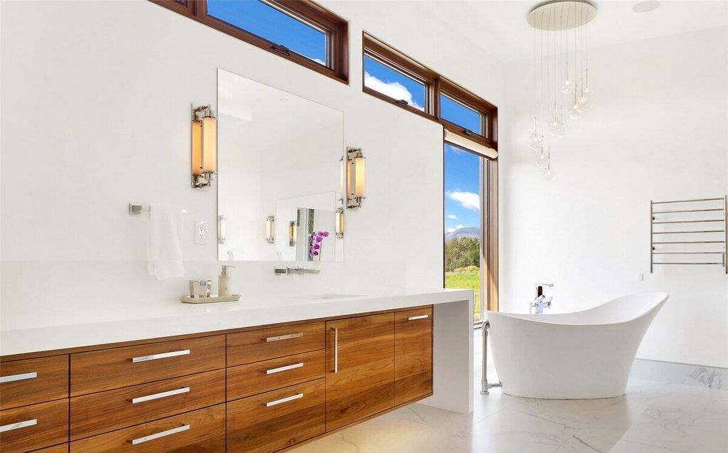 A Contemporary Masterpiece with Breathtaking Bay and Islands Panoramas Priced at 6.495 Million in Washington 14